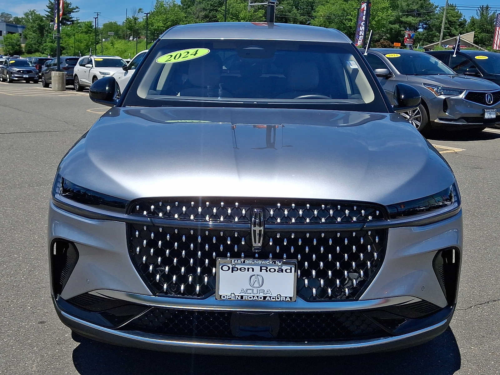 Used 2024 Lincoln Nautilus Premier AWD/4WD image 2