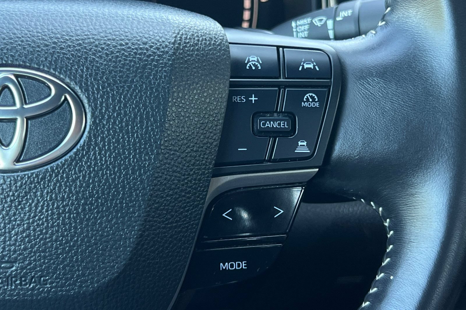 Certified 2025 Toyota Camry SE FWD image 39
