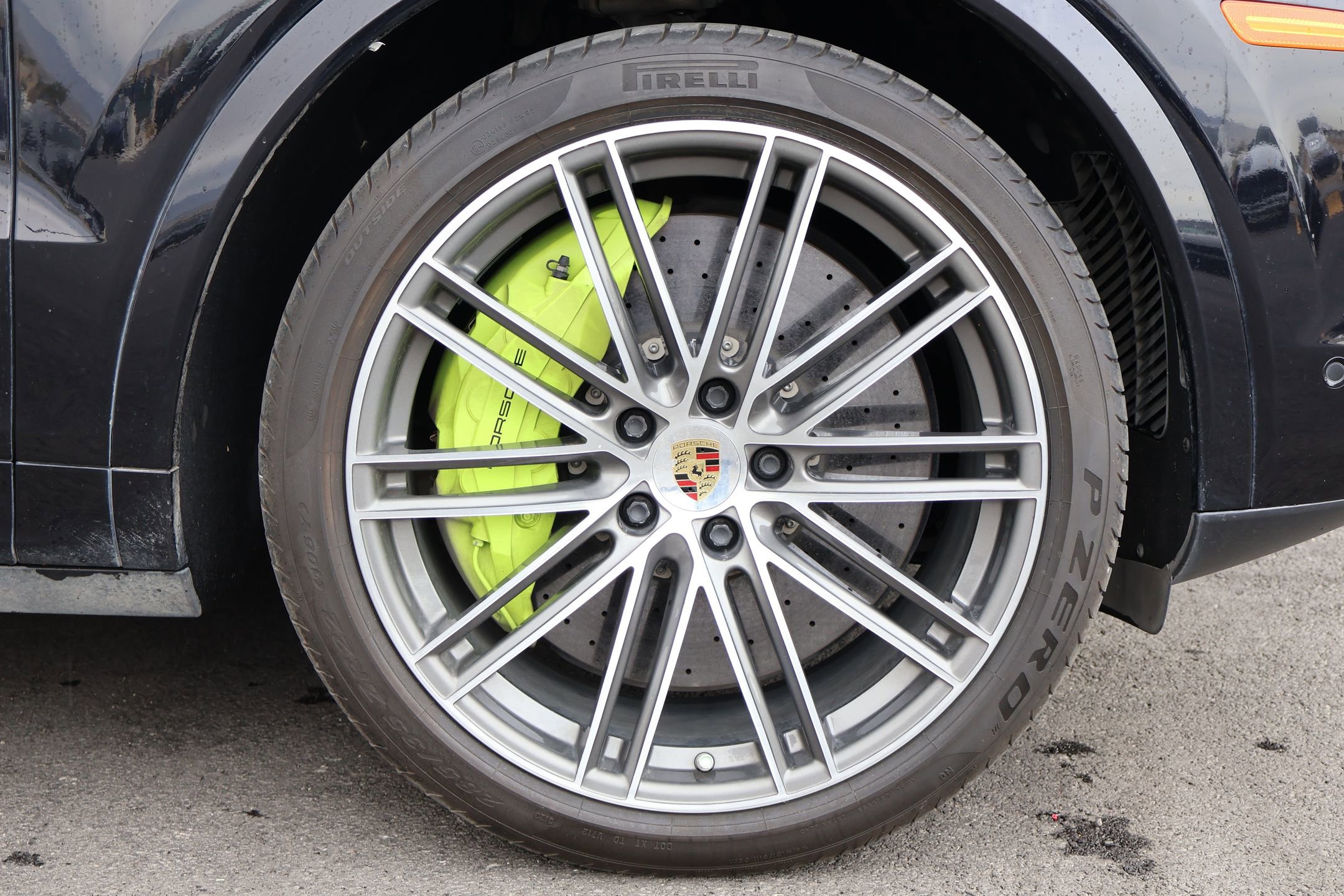 Certified 2022 Porsche Cayenne Turbo S AWD/4WD image 30