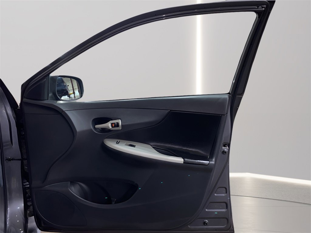 Used 2012 Toyota Corolla S image 12