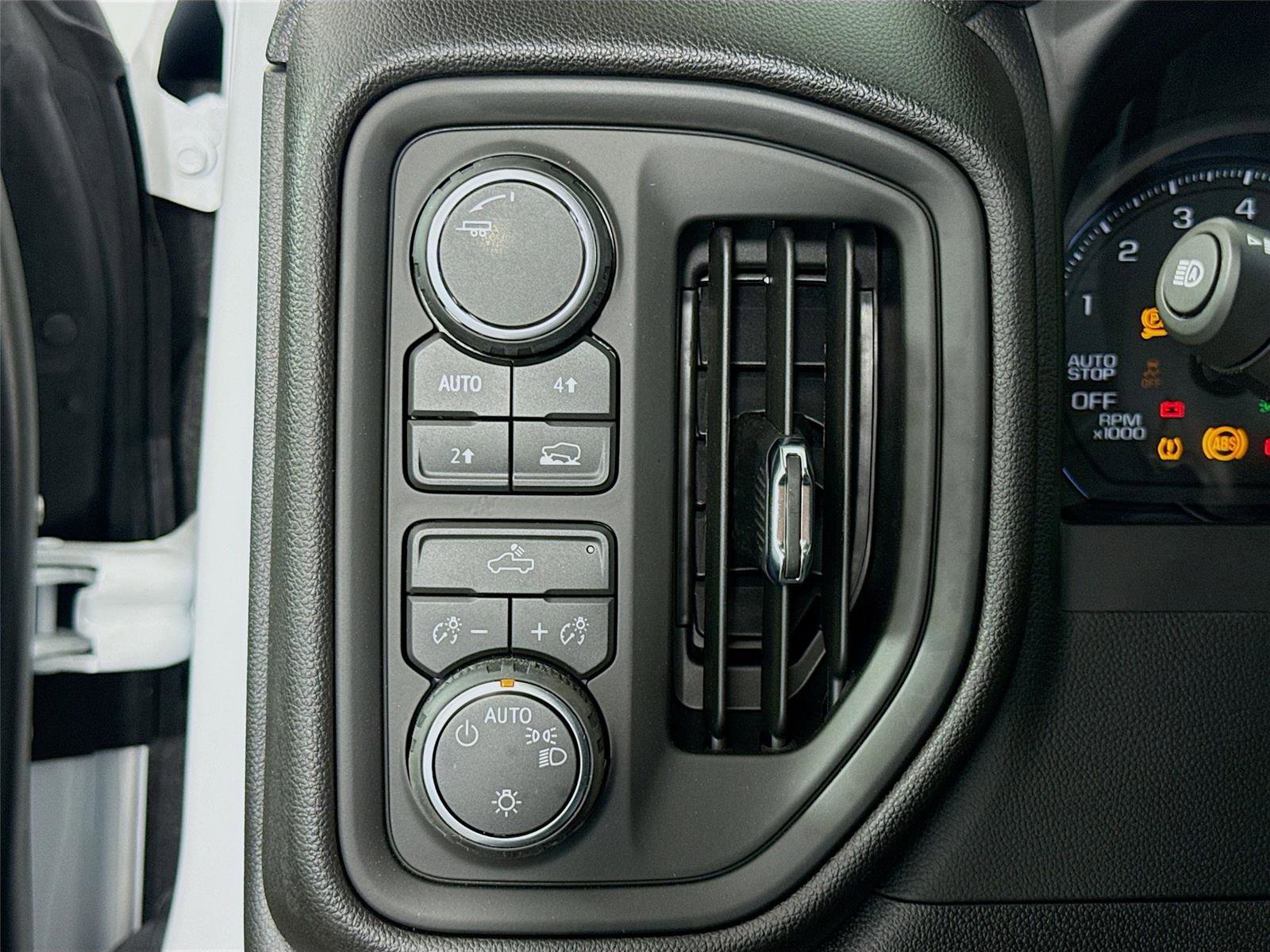 Used 2026 Chevrolet Silverado 1500 Custom AWD/4WD image 8