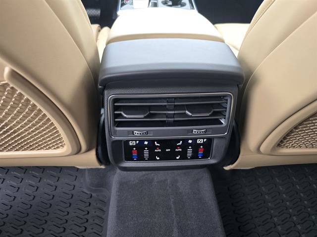 New 2025 Audi Q7 3.0T Prestige image 22