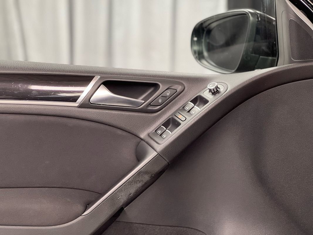 Used 2012 Volkswagen Golf 4-Door image 35