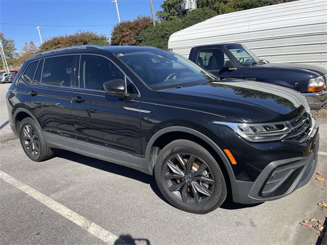 Used 2022 Volkswagen Tiguan SE