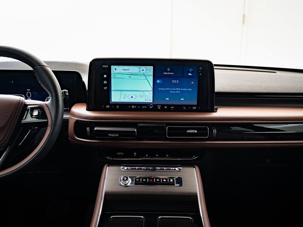 Used 2025 Lincoln Aviator Reserve w/ Equipment Group 201A image 31