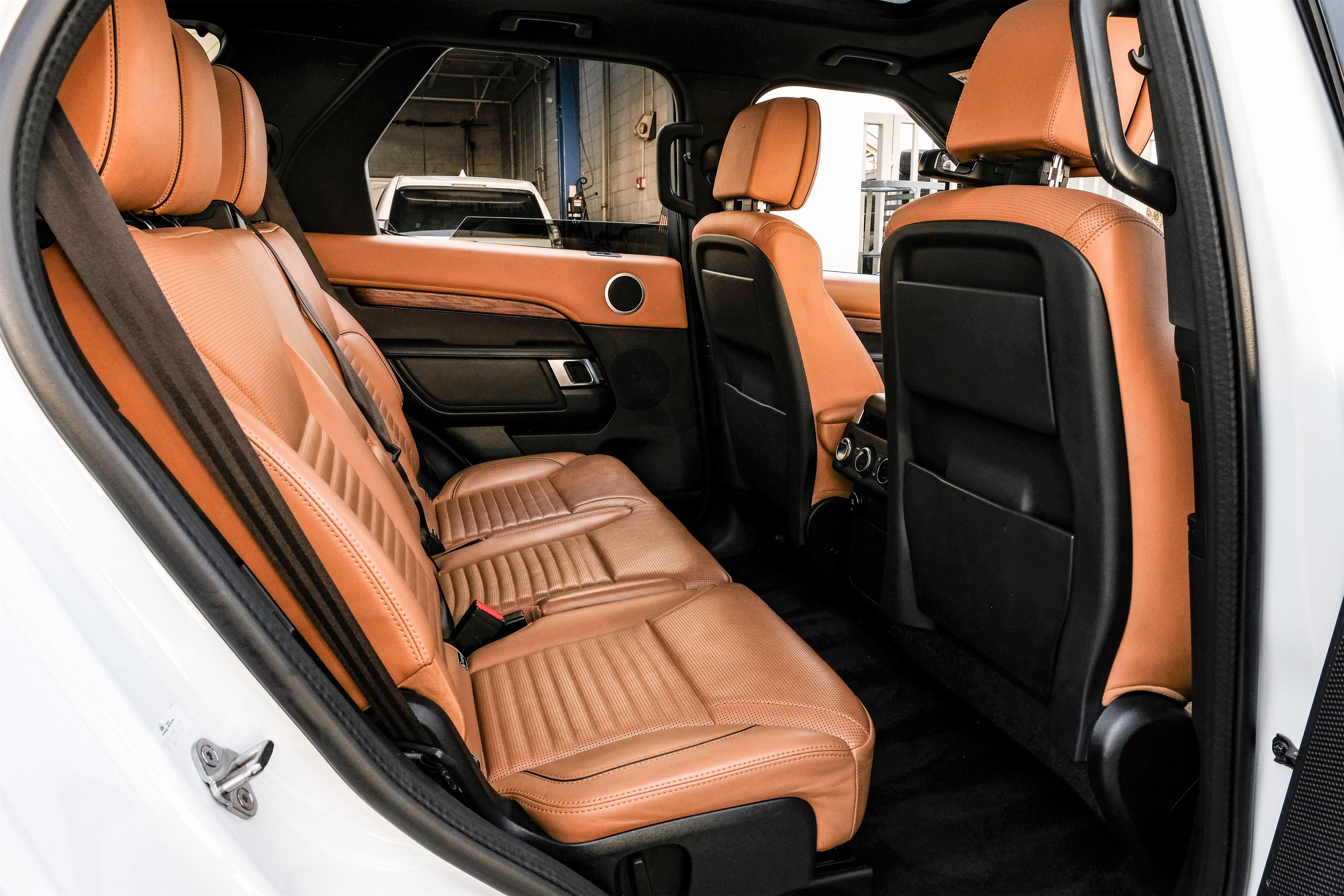 Used 2020 Land Rover Discovery HSE Luxury image 36