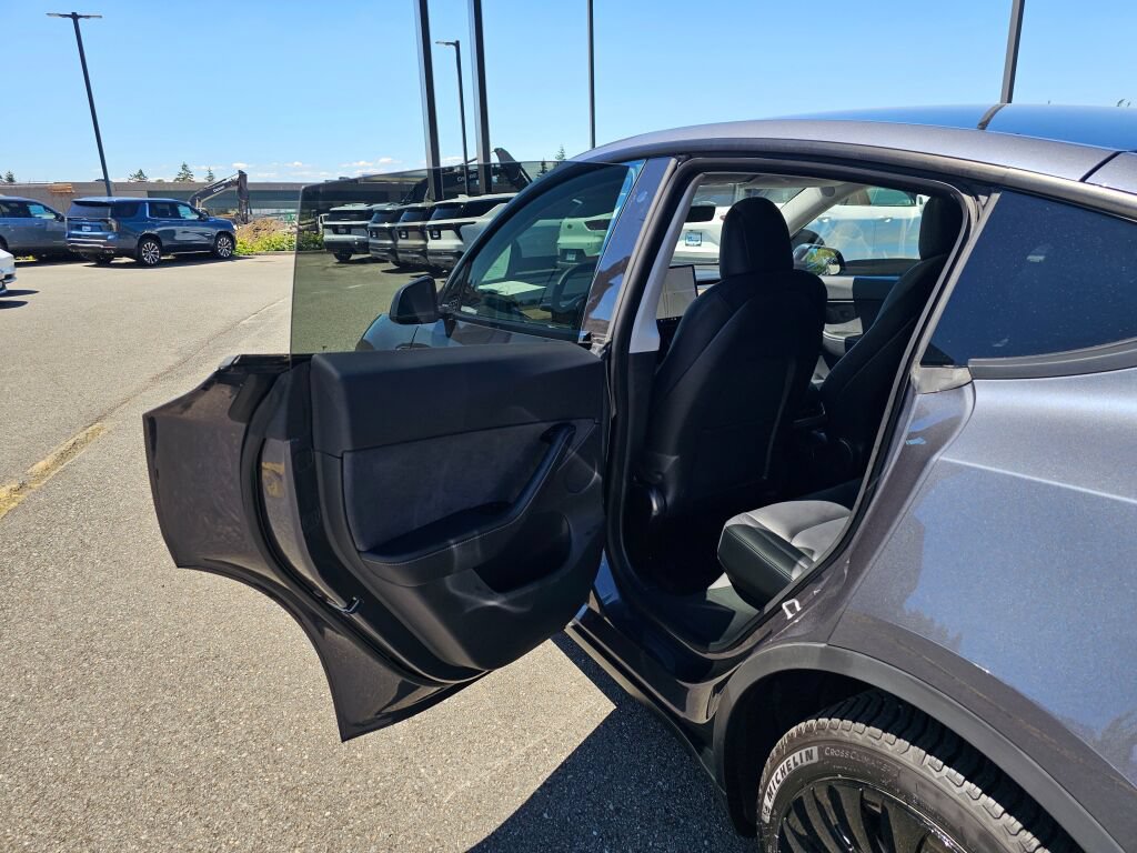 Used 2020 Tesla Model Y Long Range AWD/4WD image 20