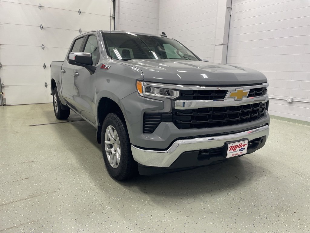 Used 2024 Chevrolet Silverado 1500 LT image 2