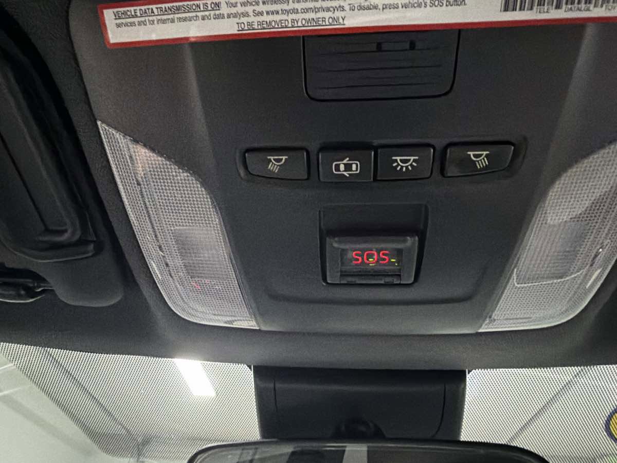 Used 2020 Toyota Corolla SE FWD image 22