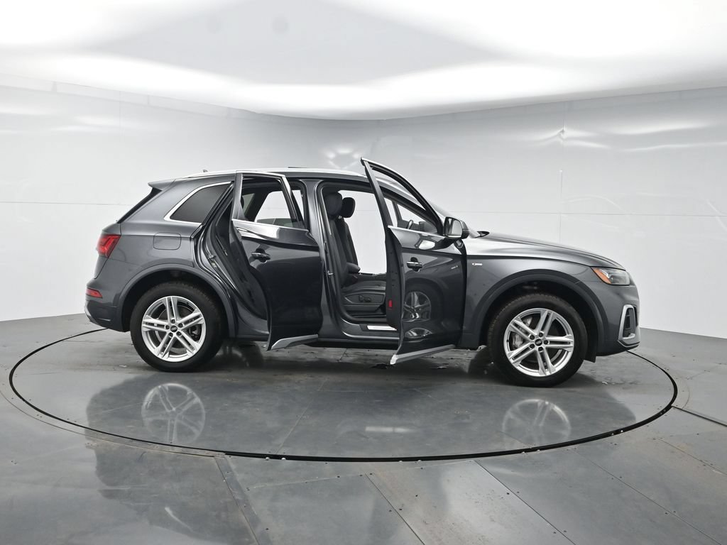 Used 2021 Audi Q5 e Premium Plus w/ Premium Plus Package AWD/4WD image 44