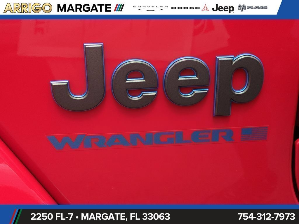 Used 2025 Jeep Wrangler Unlimited Sahara AWD/4WD image 32