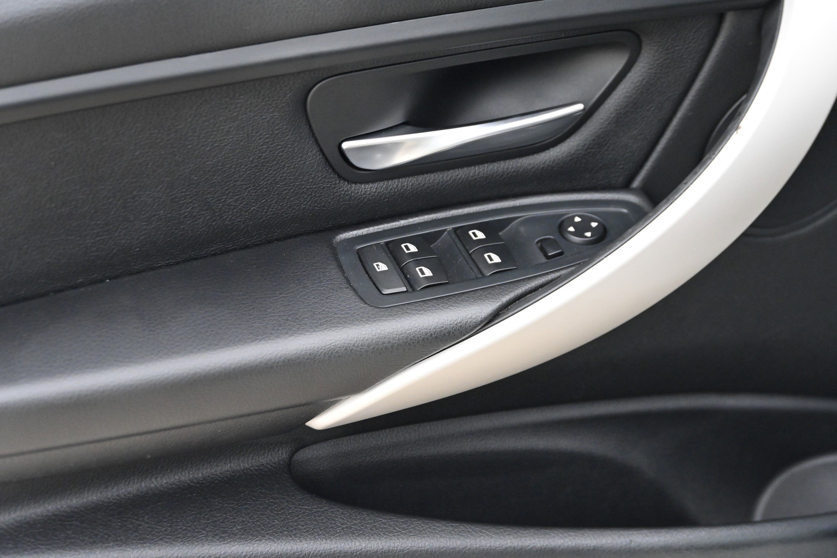Used 2015 BMW 320i xDrive Sedan image 29
