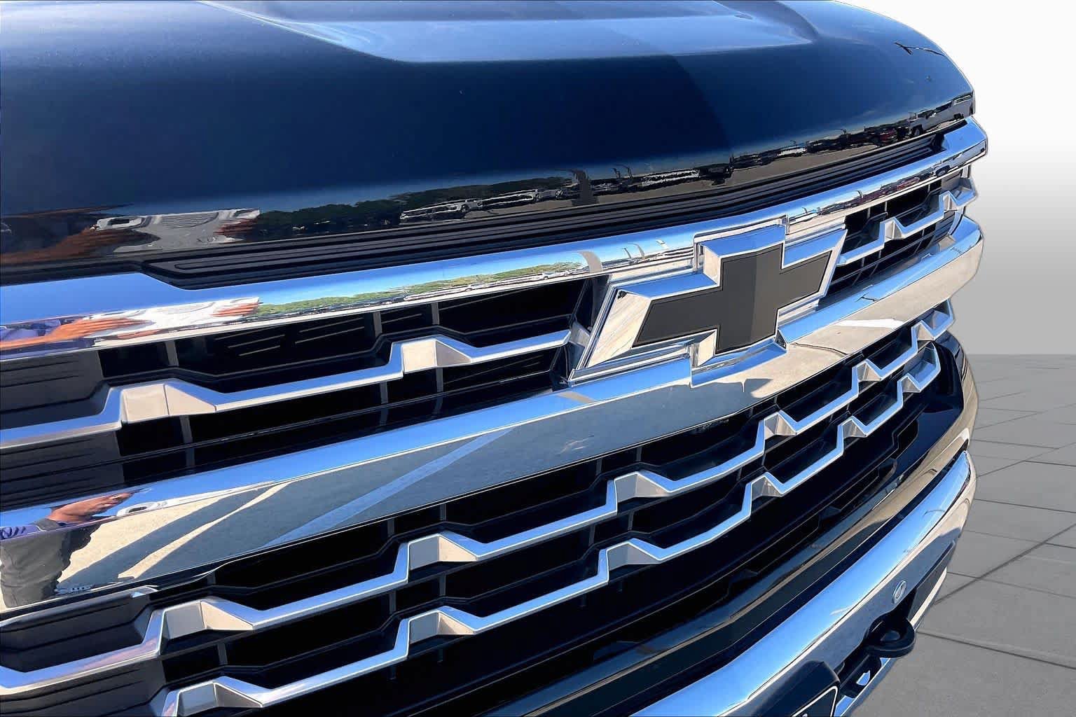 Used 2024 Chevrolet Silverado 1500 LTZ w/ LPO, Dark Essentials Package AWD/4WD image 29