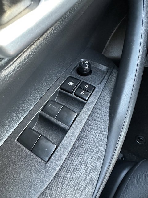 Used 2021 Toyota Corolla LE w/ Carpet Mat Package (TMS) image 16