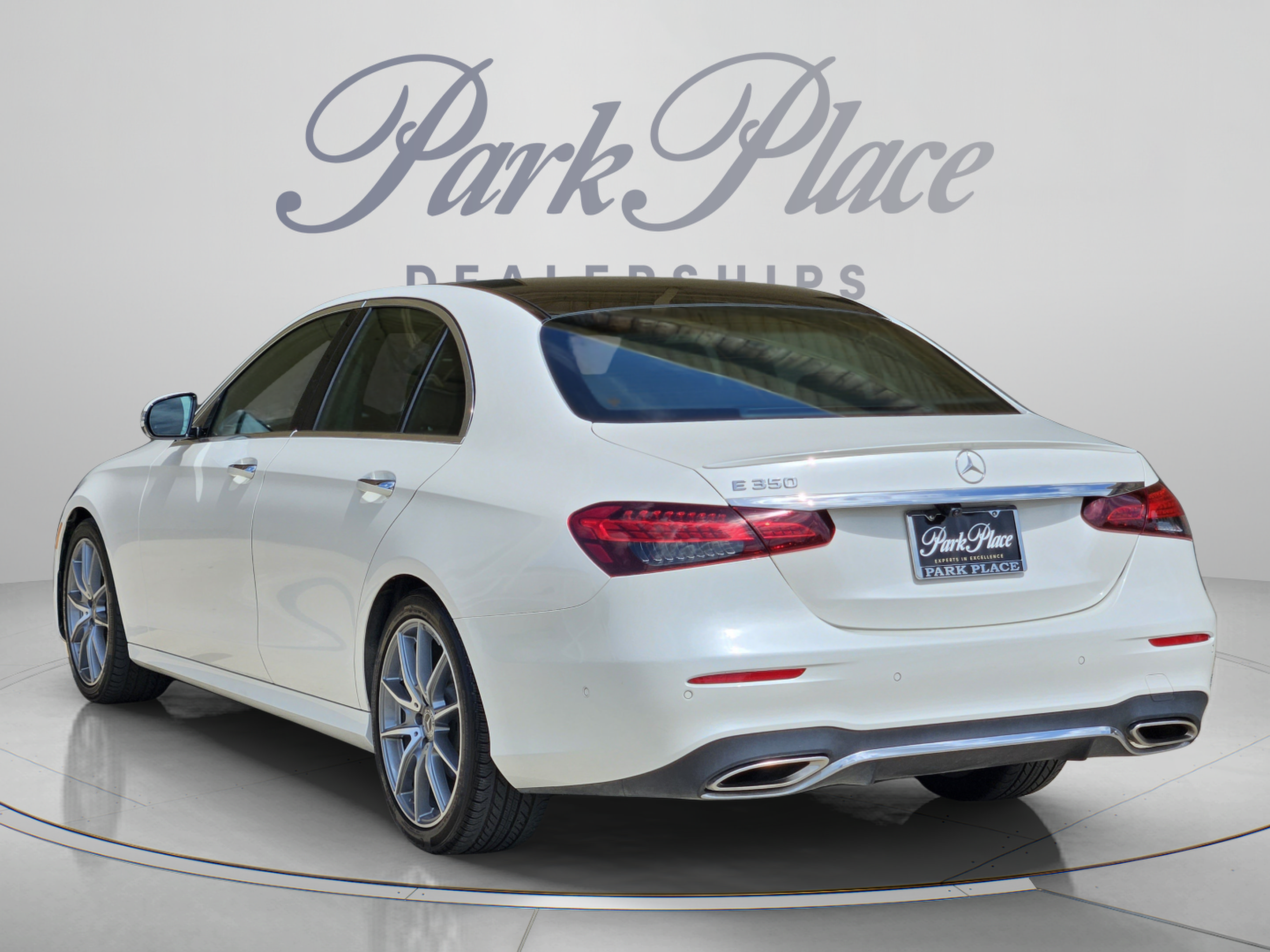 Used 2021 Mercedes-Benz E 350 Sedan image 3