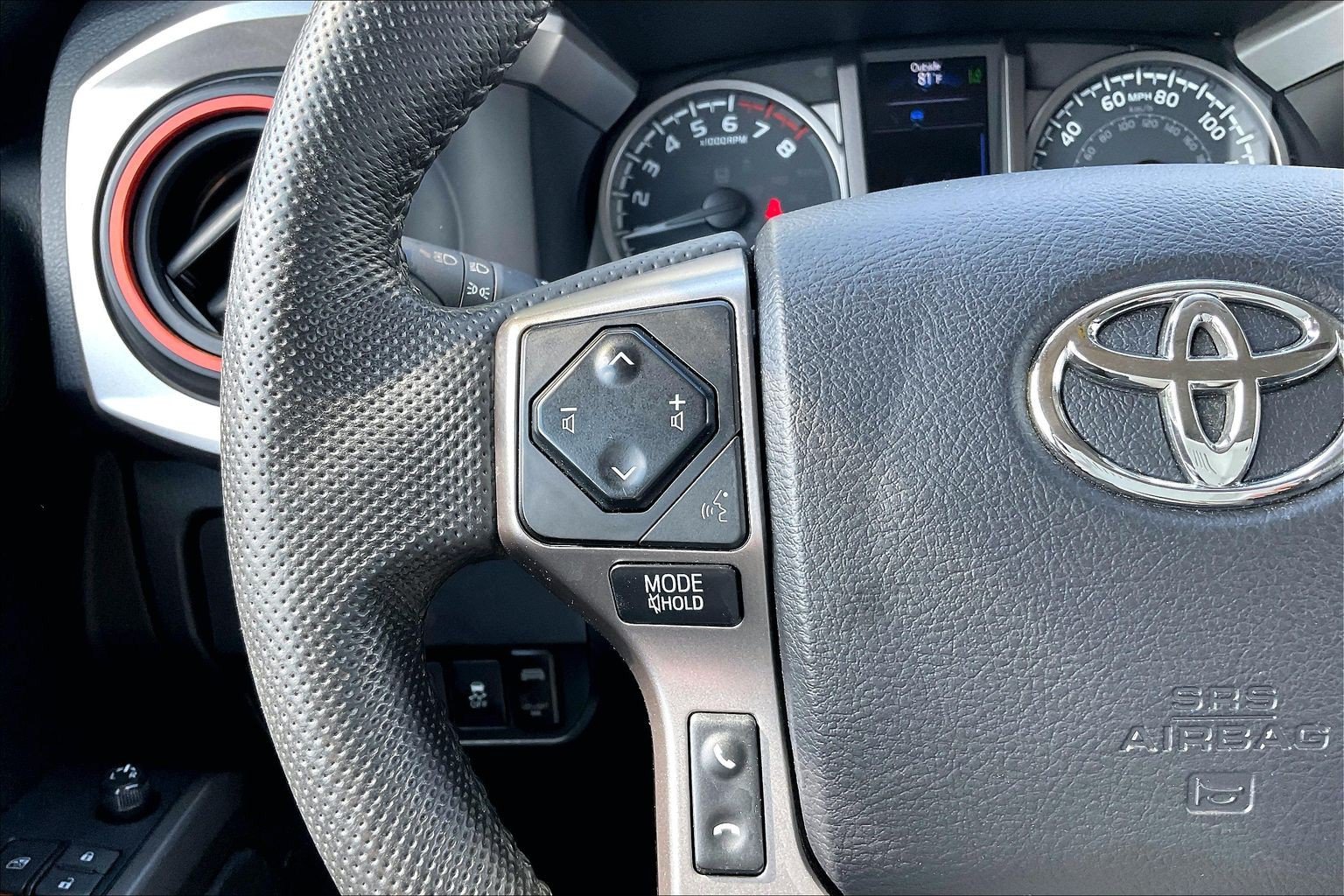 Used 2022 Toyota Tacoma SR5 AWD/4WD image 17