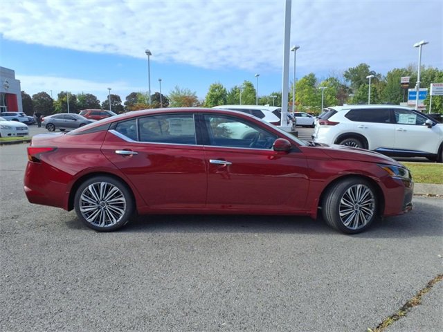 New 2025 Nissan Altima 2.5 SL image 2