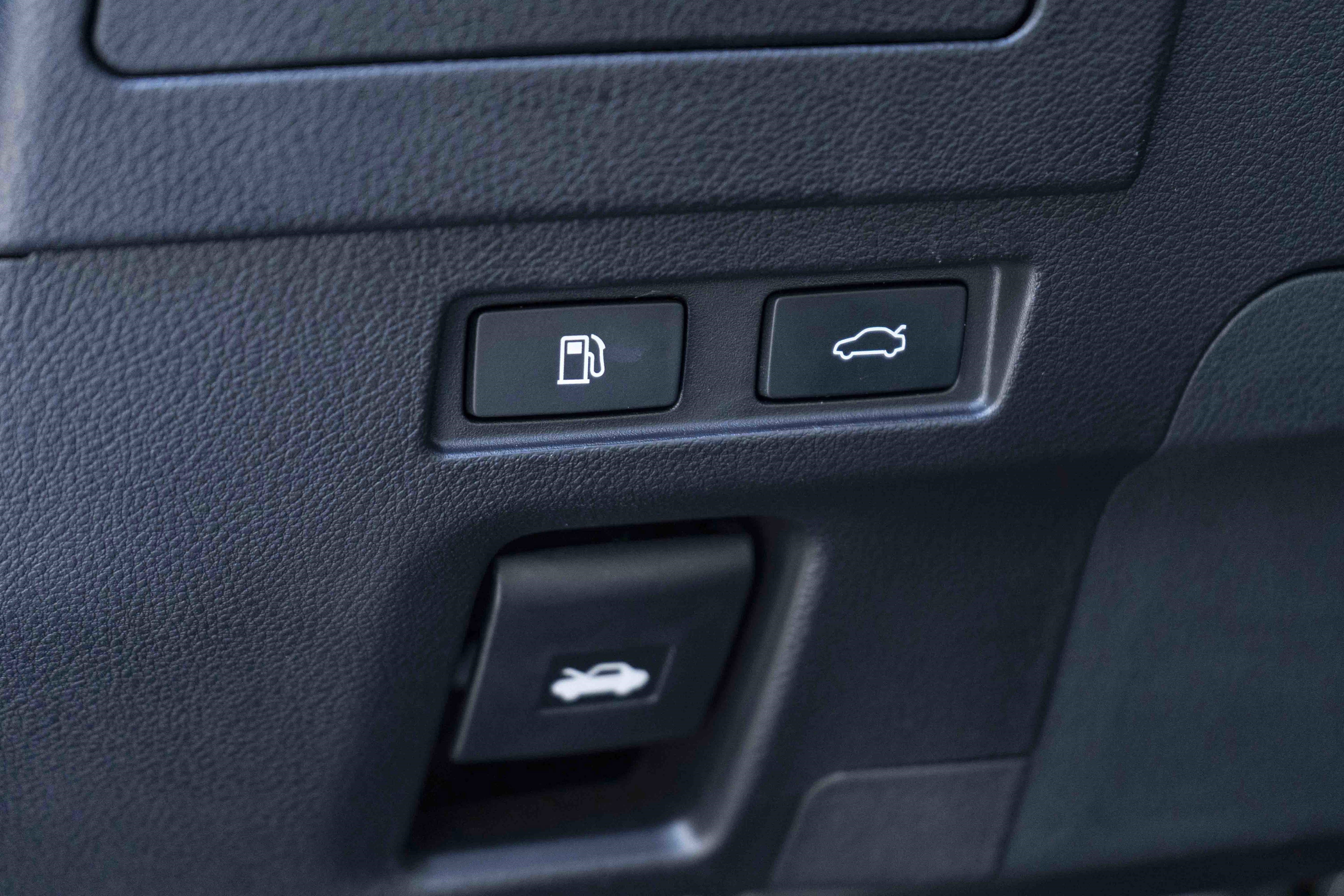 Used 2025 Lexus ES 300h w/ Premium Package image 43