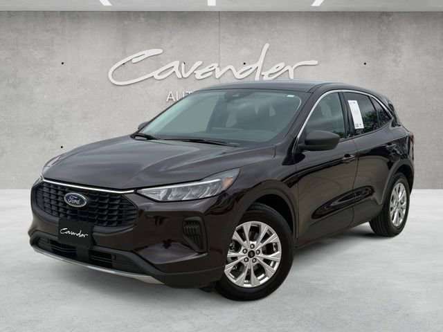 Used 2023 Ford Escape Active w/ Tech Pack #1 FWD image 1