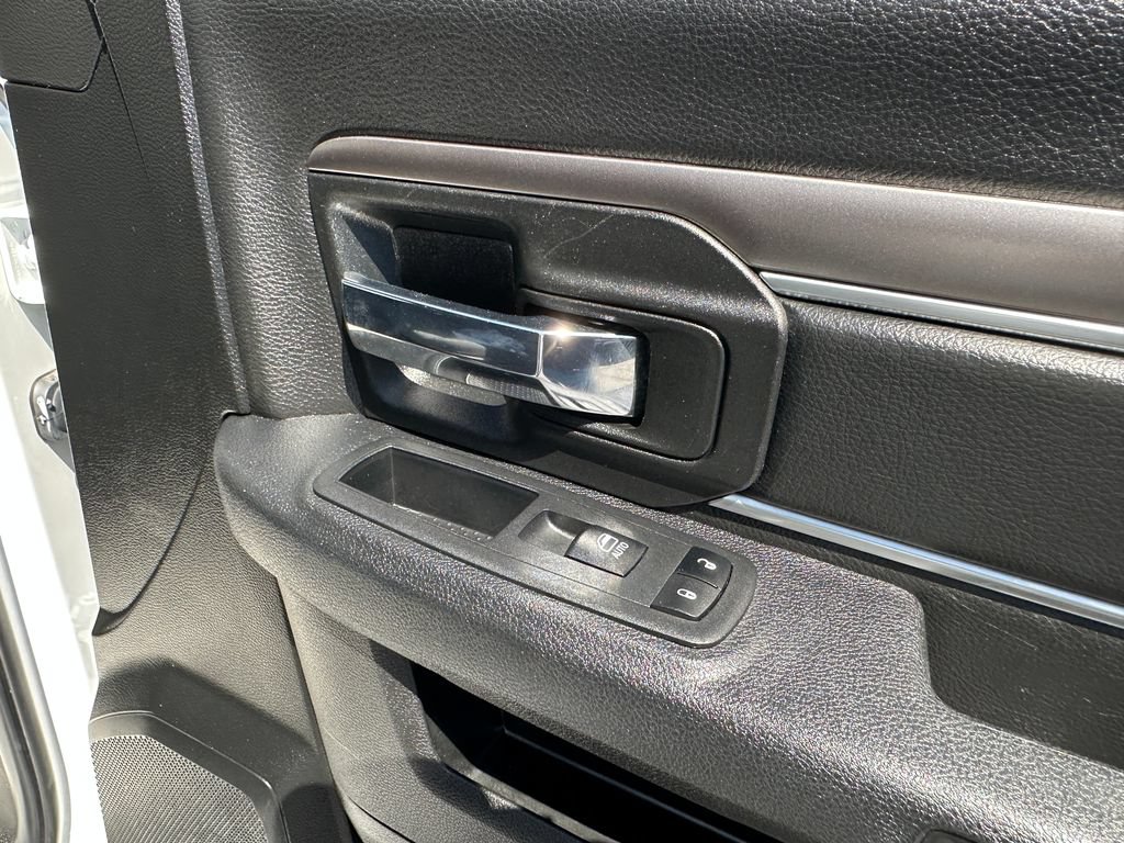 Used 2024 RAM 1500 Warlock AWD/4WD image 15
