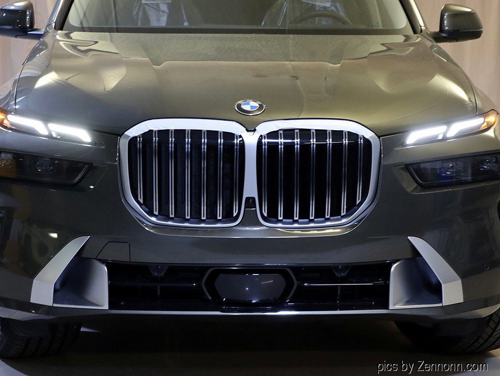 Used 2026 BMW X7 xDrive40i image 8