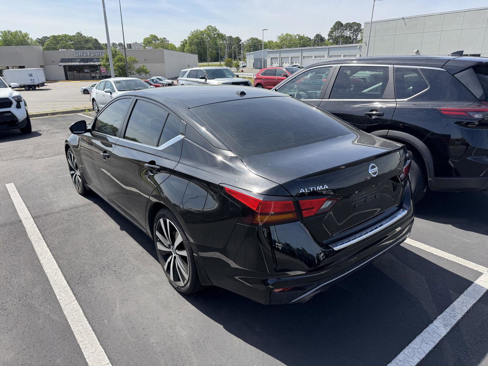 Used 2022 Nissan Altima 2.5 SR image 13