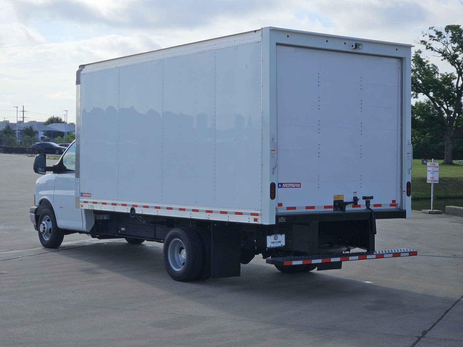 New 2026 Chevrolet Express 3500 w/ Power Convenience Package RWD image 4