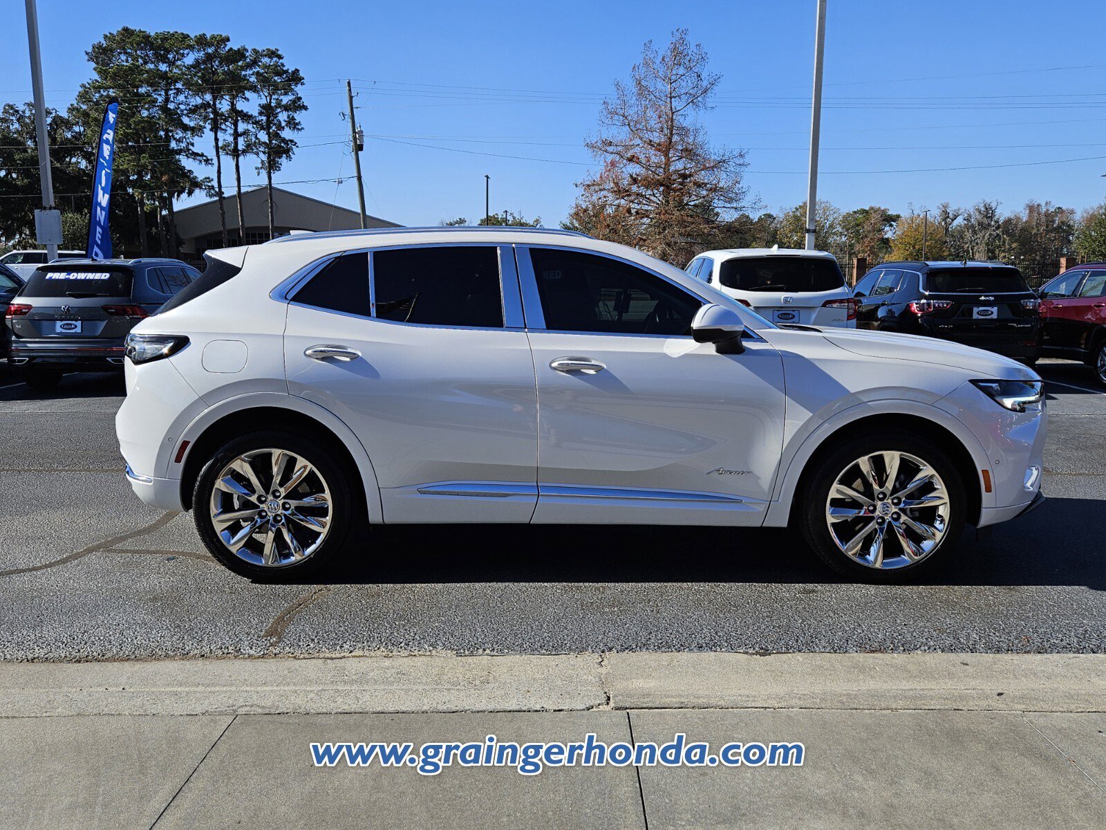 Used 2023 Buick Envision Avenir image 6