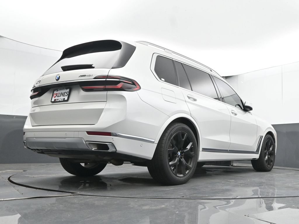 Used 2023 BMW X7 xDrive40i AWD/4WD image 39