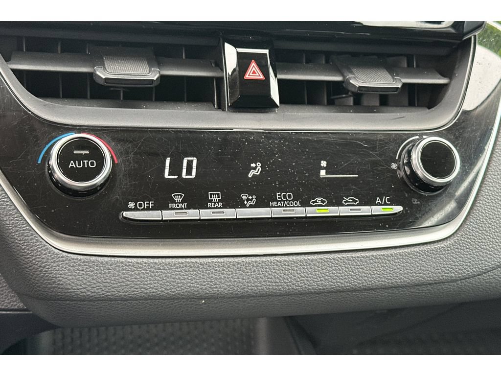 Used 2022 Toyota Corolla LE FWD image 21