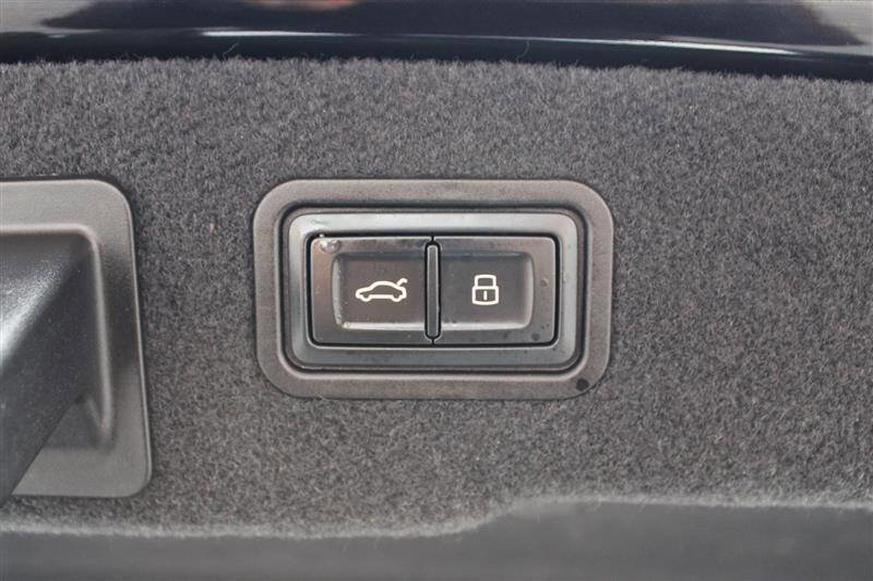 Used 2022 Audi A8 L 3.0T AWD/4WD image 33