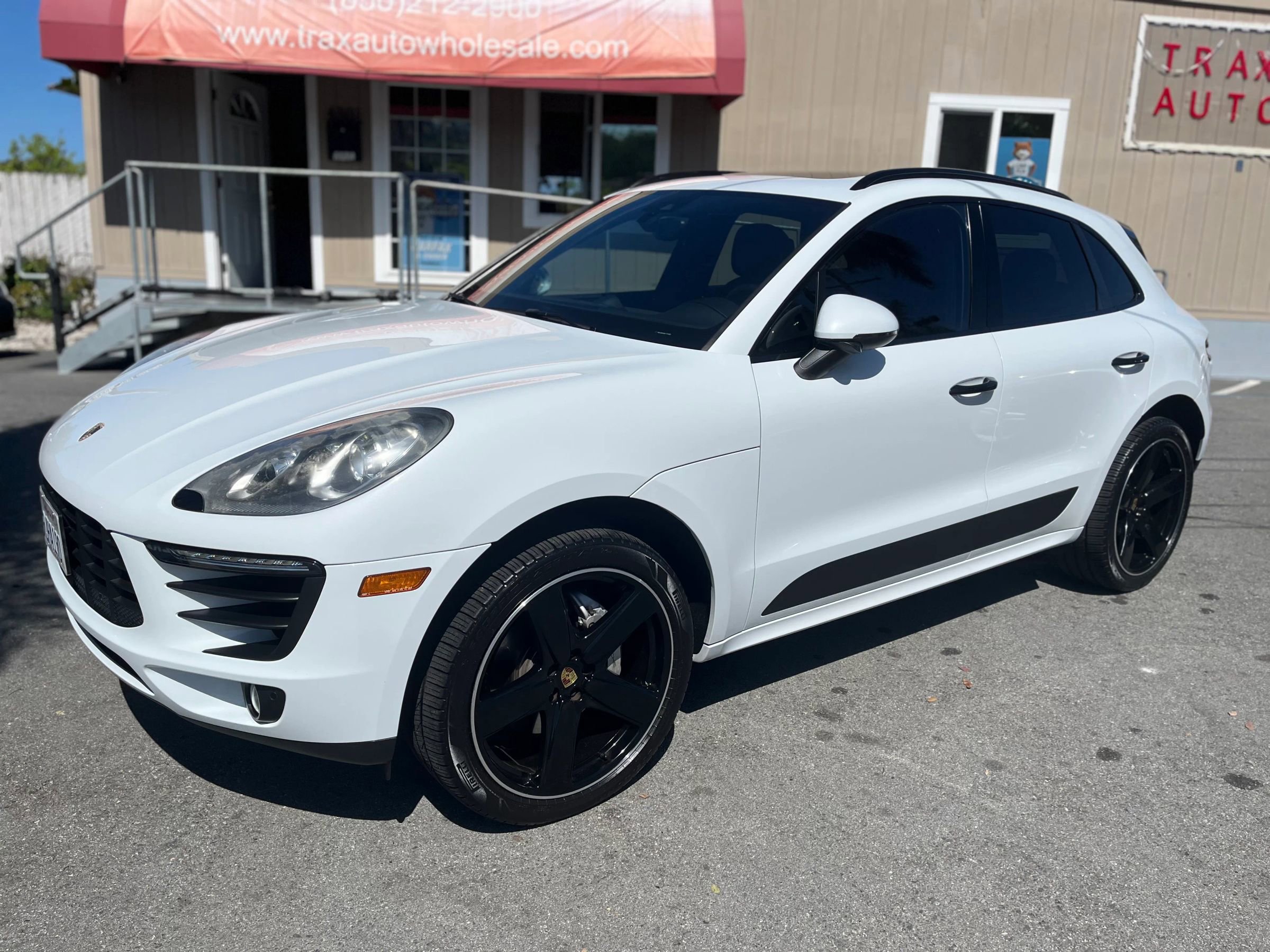 Used 2017 Porsche Macan S image 3