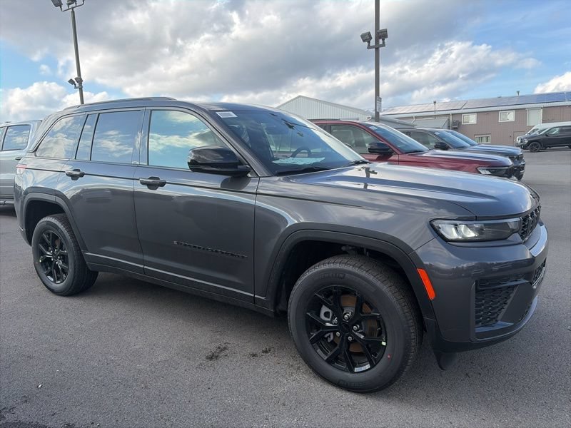 New 2026 Jeep Grand Cherokee Altitude AWD/4WD image 2