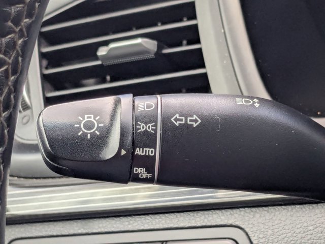 Used 2019 Hyundai Sonata Limited w/ Ultimate Package 04 image 17