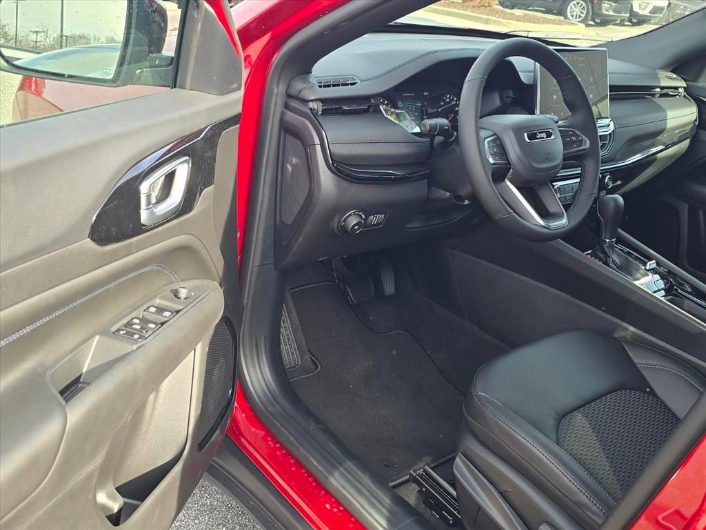 New 2026 Jeep Compass Latitude image 4