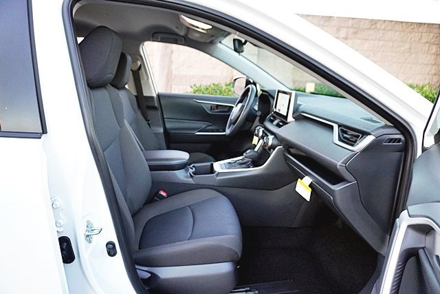 Used 2025 Toyota RAV4 LE image 11