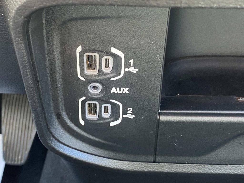 Used 2024 RAM 3500 Big Horn image 29