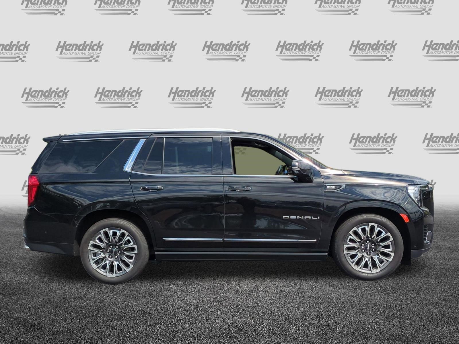 Used 2023 GMC Yukon Denali Ultimate AWD/4WD image 10