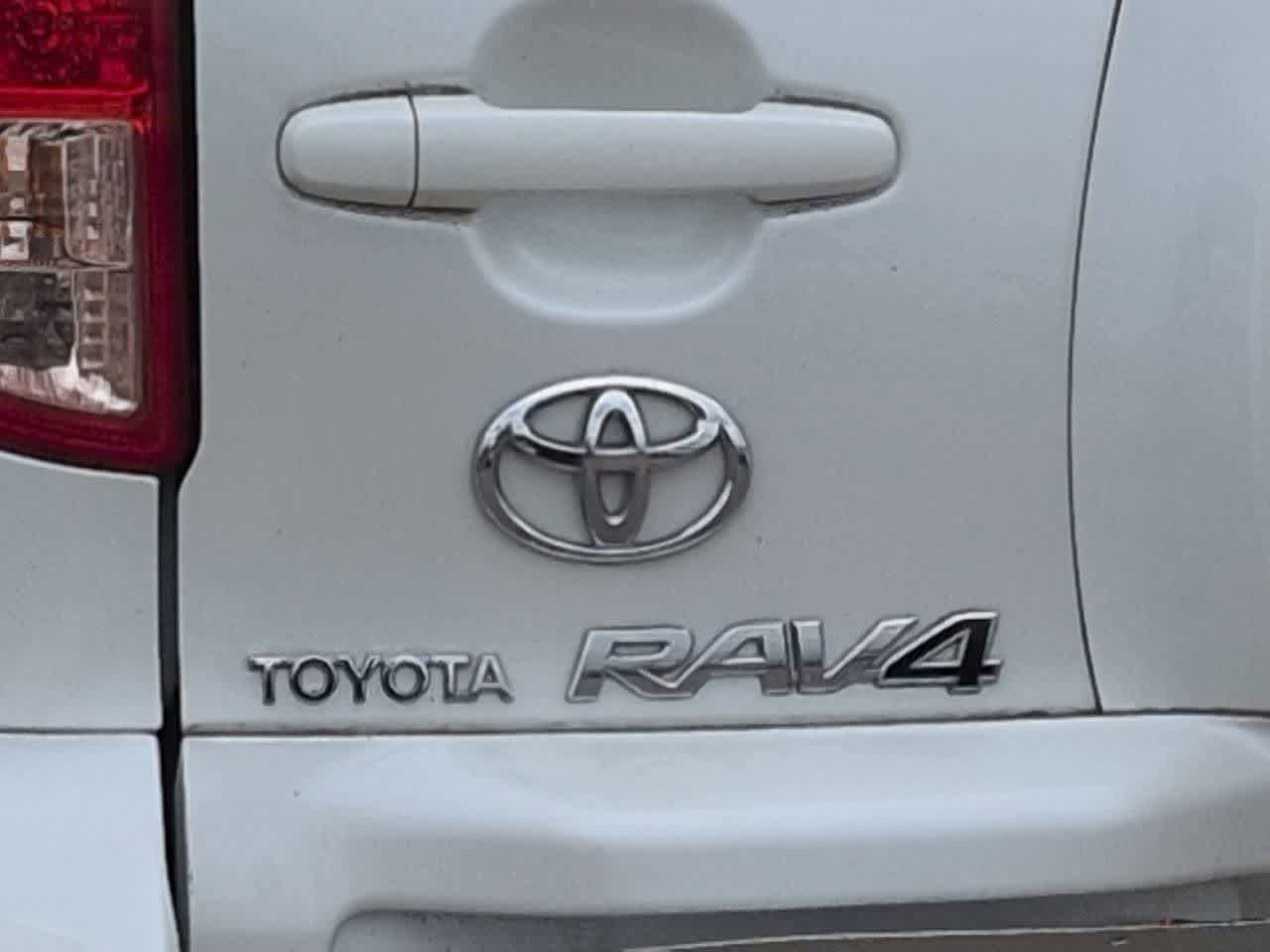 Used 2007 Toyota RAV4 Limited FWD image 12