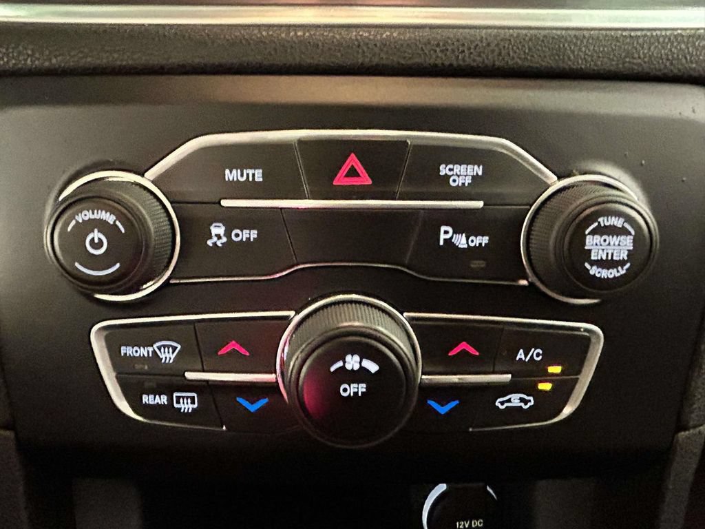 Used 2017 Dodge Charger SE w/ Popular Equipment Group RWD image 18