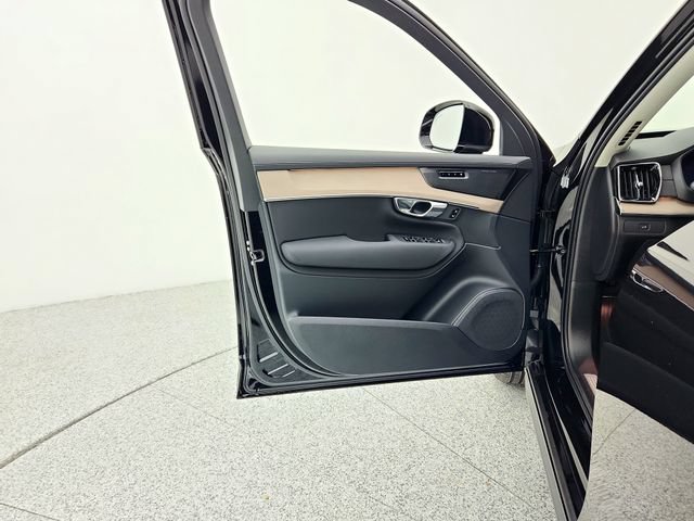 New 2026 Volvo XC90 B6 Plus w/ Protection Package AWD/4WD image 22