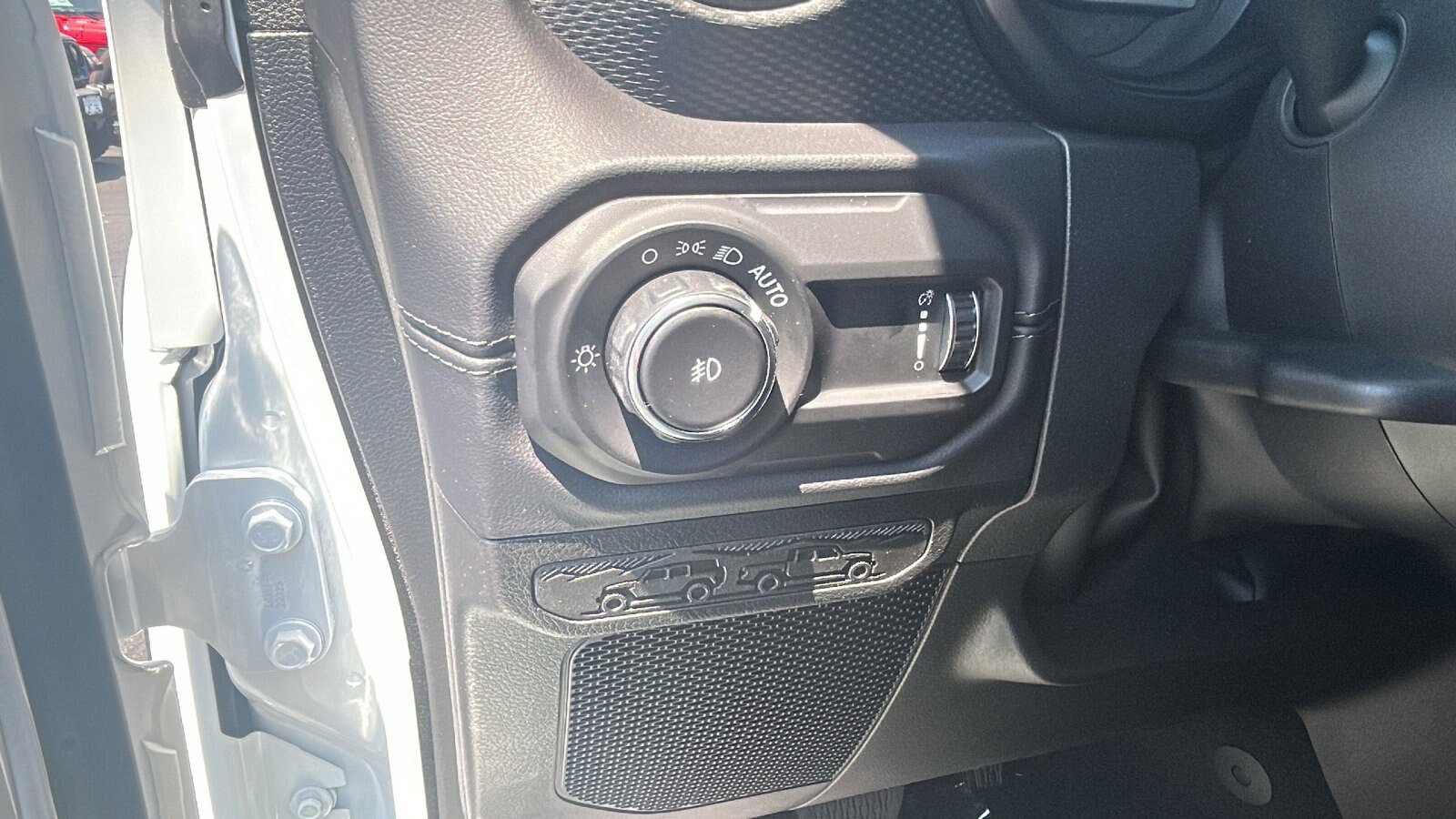 New 2026 Jeep Wrangler Unlimited Rubicon AWD/4WD image 17