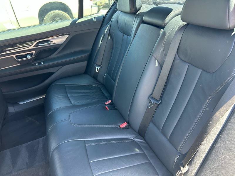 Used 2018 BMW 740i RWD image 15