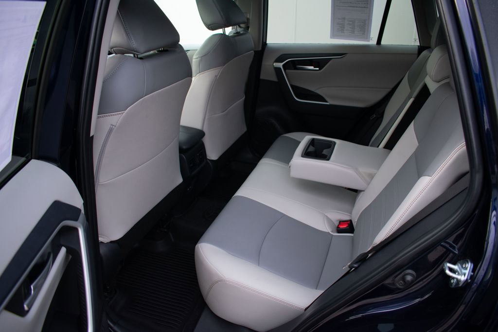 Used 2025 Toyota RAV4 XLE Premium image 26