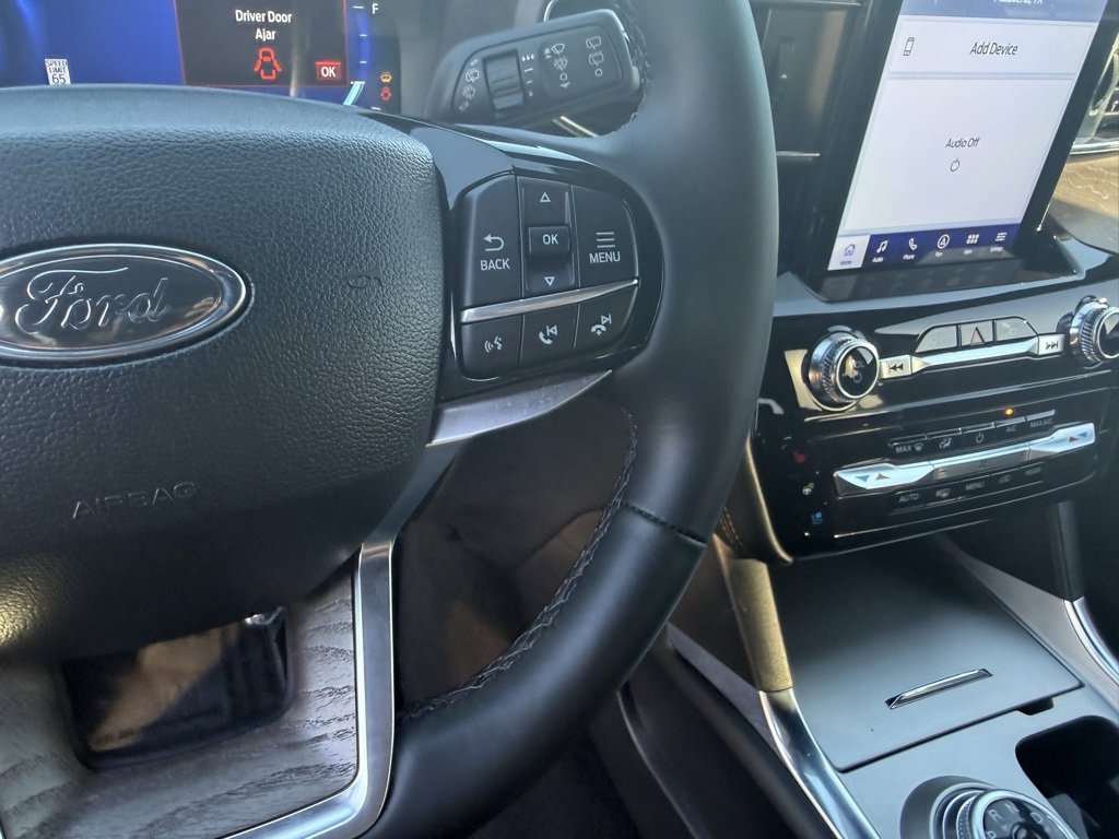 Used 2023 Ford Explorer Platinum w/ Technology Package image 24