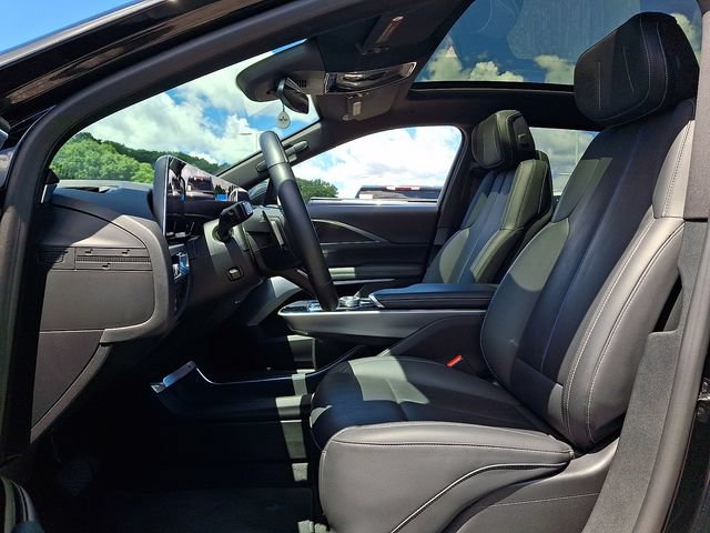 Certified 2024 Cadillac Lyriq Luxury AWD/4WD image 12