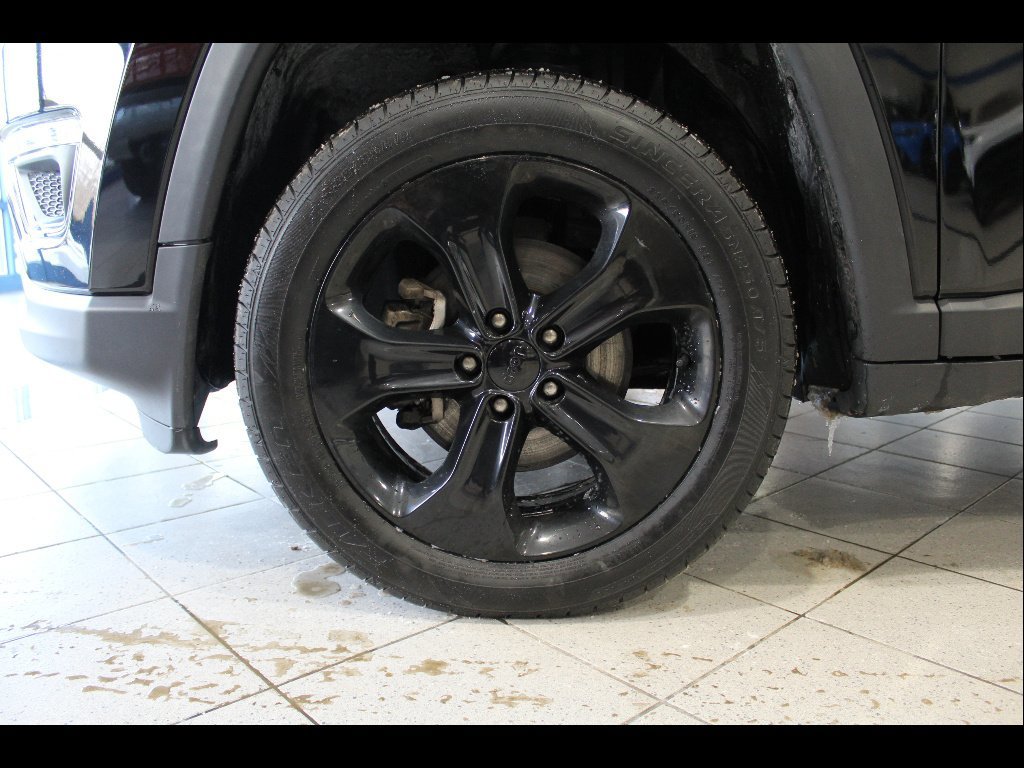 Used 2020 Jeep Compass Latitude AWD/4WD image 9