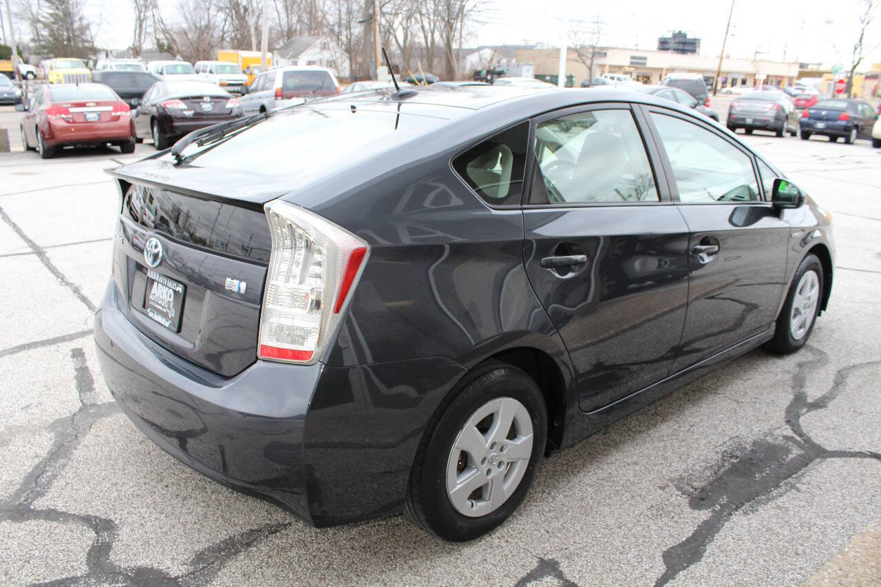 Used 2011 Toyota Prius Three image 9