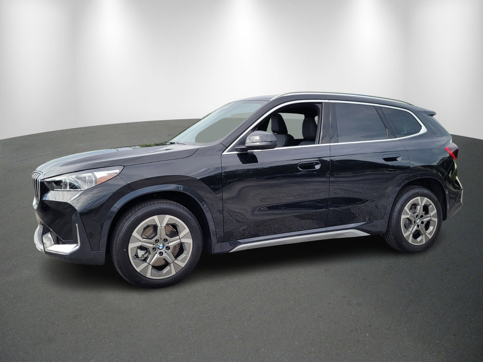 Used 2026 BMW X1 xDrive28i w/ Convenience Package image 3