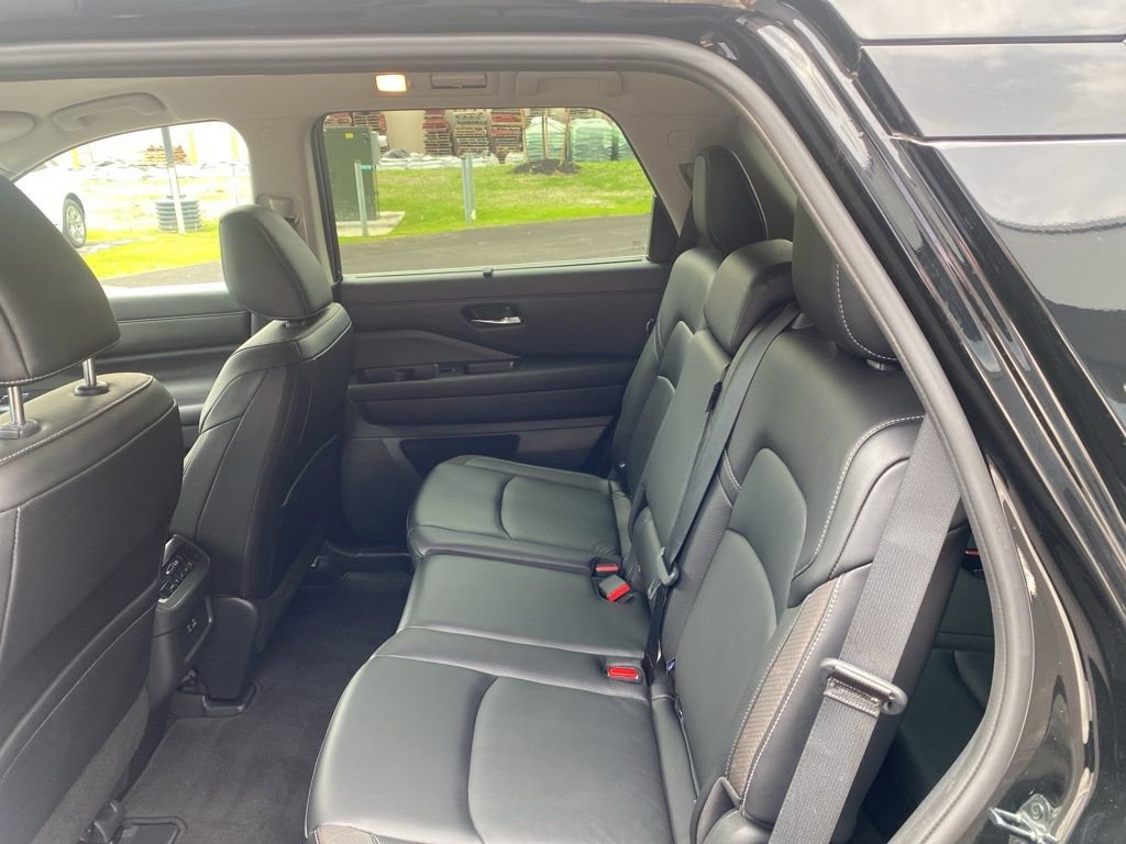 Used 2023 Nissan Pathfinder SL image 28